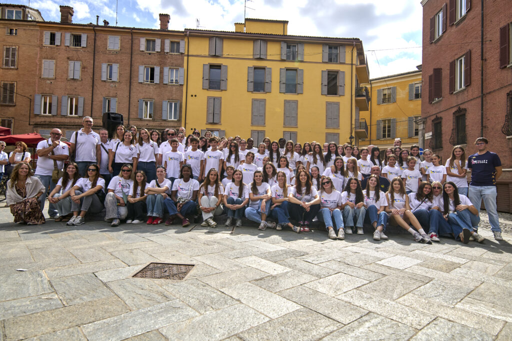 Volley Modena colora la città di gialloblù